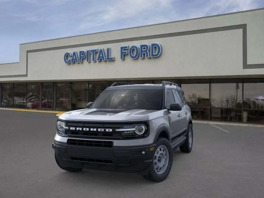 2024 Ford Bronco Sport Outer Banks photo 1