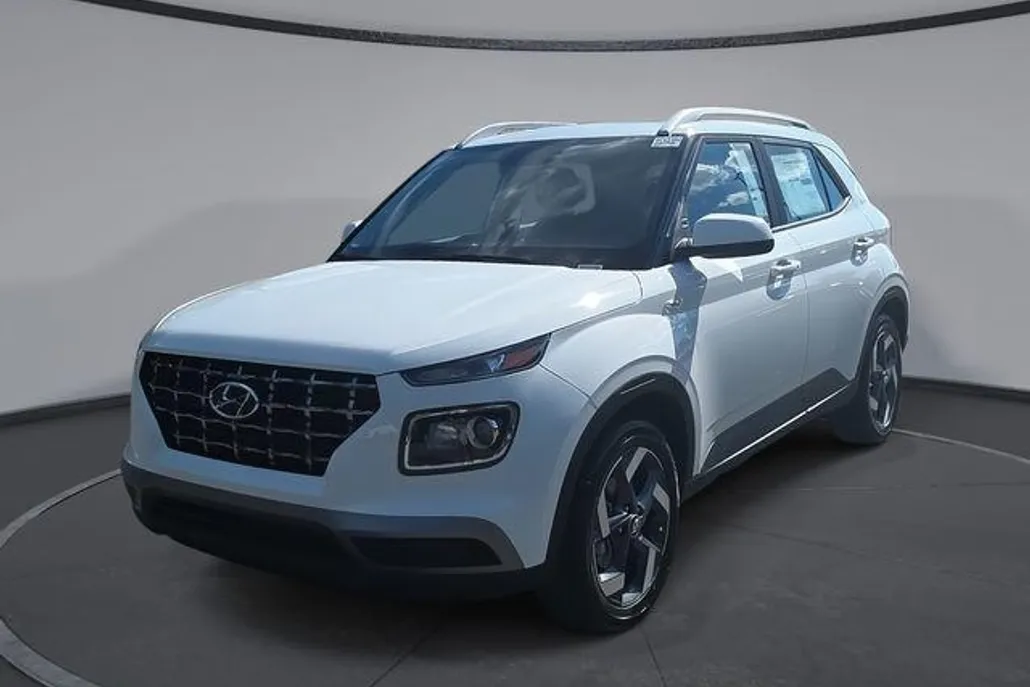 2025 Hyundai Venue SEL photo 1