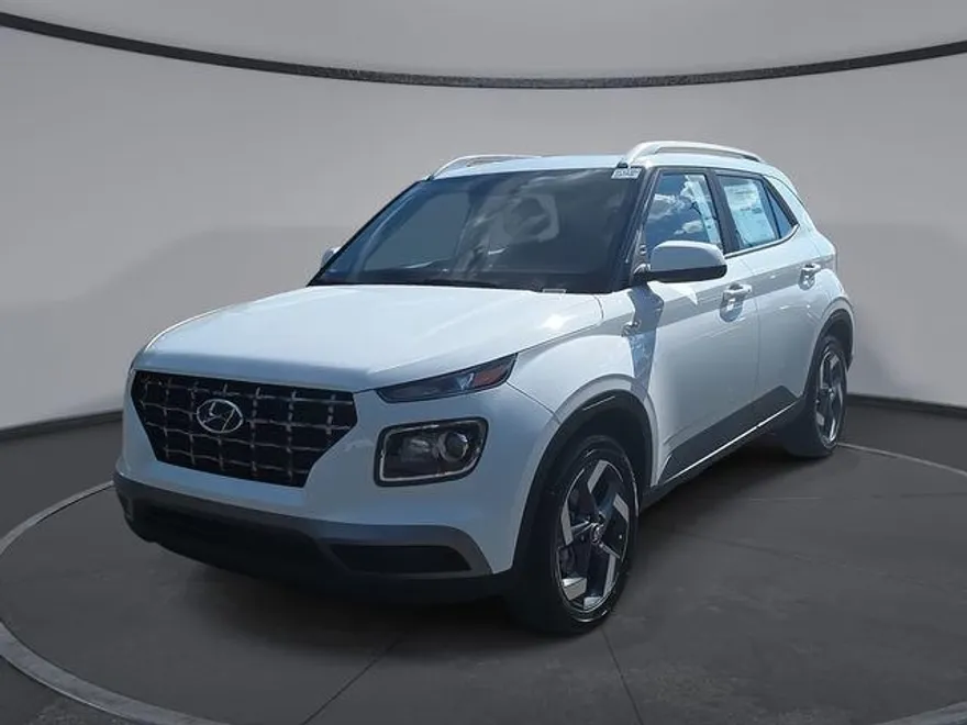 2025 Hyundai Venue SEL photo 1