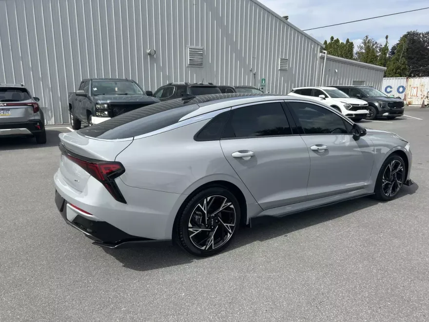 2025 Kia K5 GT-Line photo 1