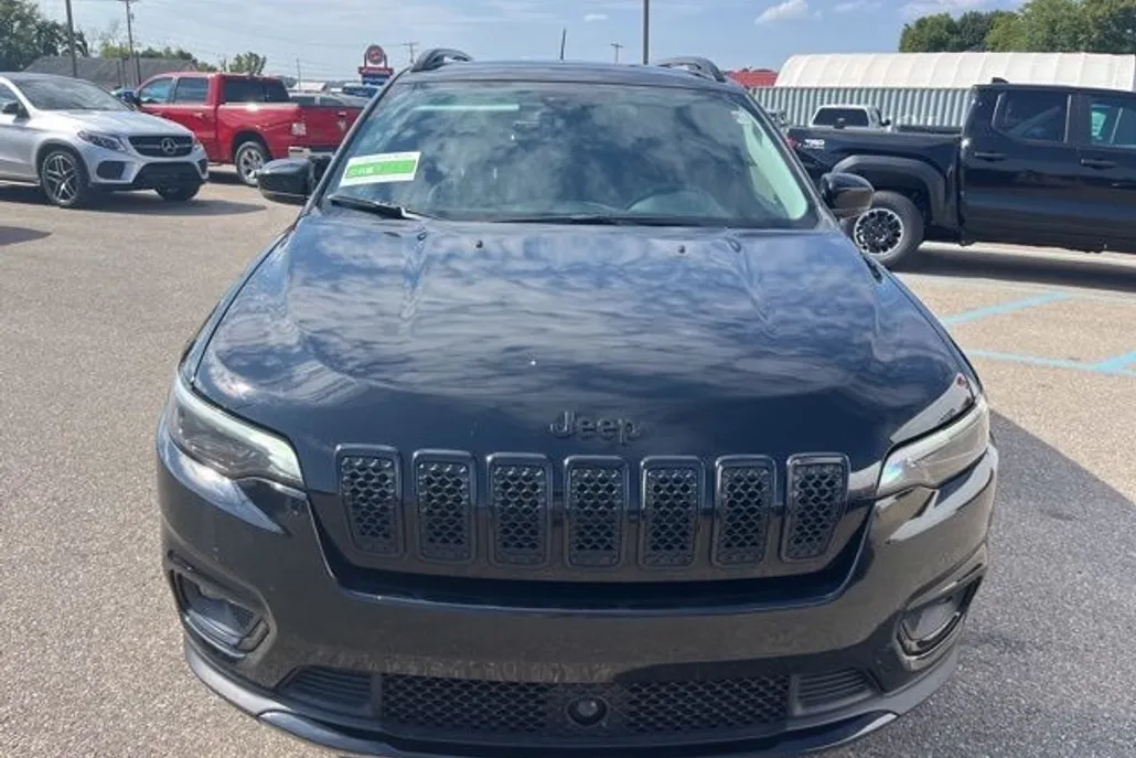 2023 Jeep Cherokee Altitude photo 1