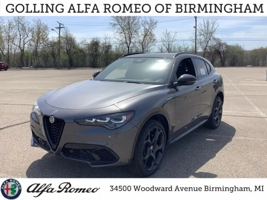 2025 Alfa Romeo Stelvio Sprint Base photo 1
