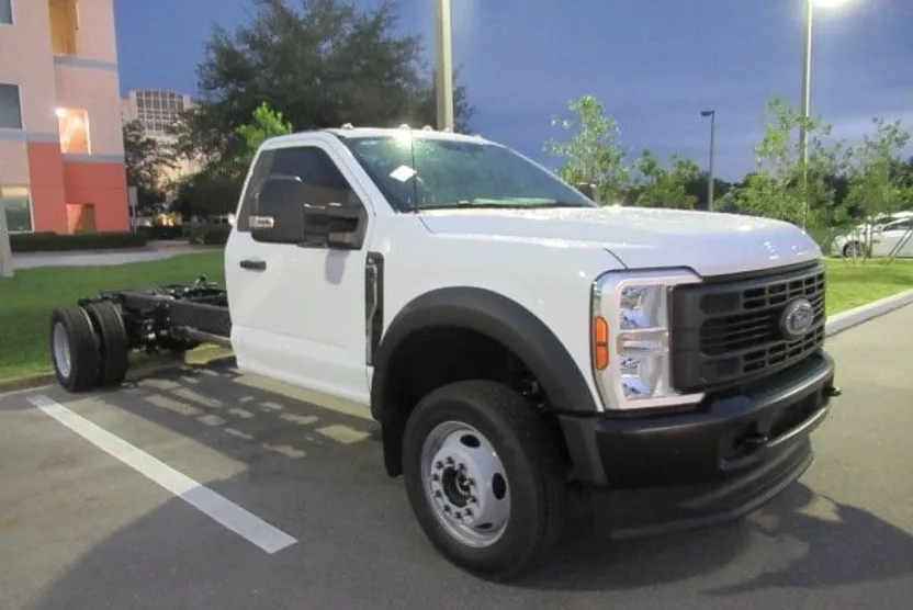 2025 Ford F-550 XL photo 1