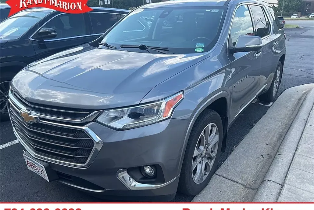 2021 Chevrolet Traverse Premier photo 1