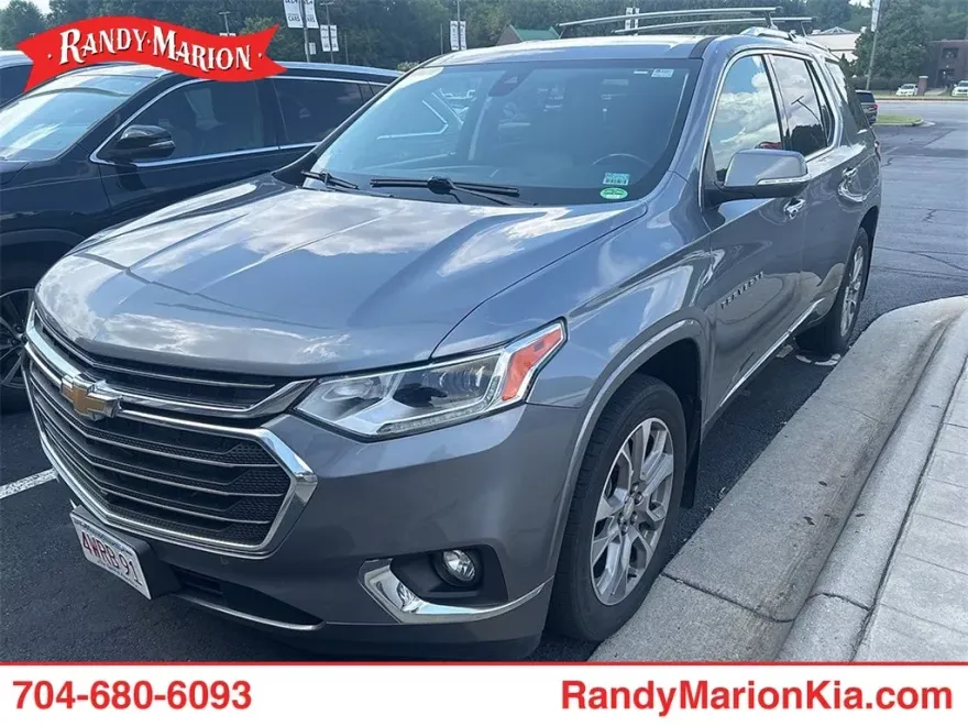 2021 Chevrolet Traverse Premier photo 1