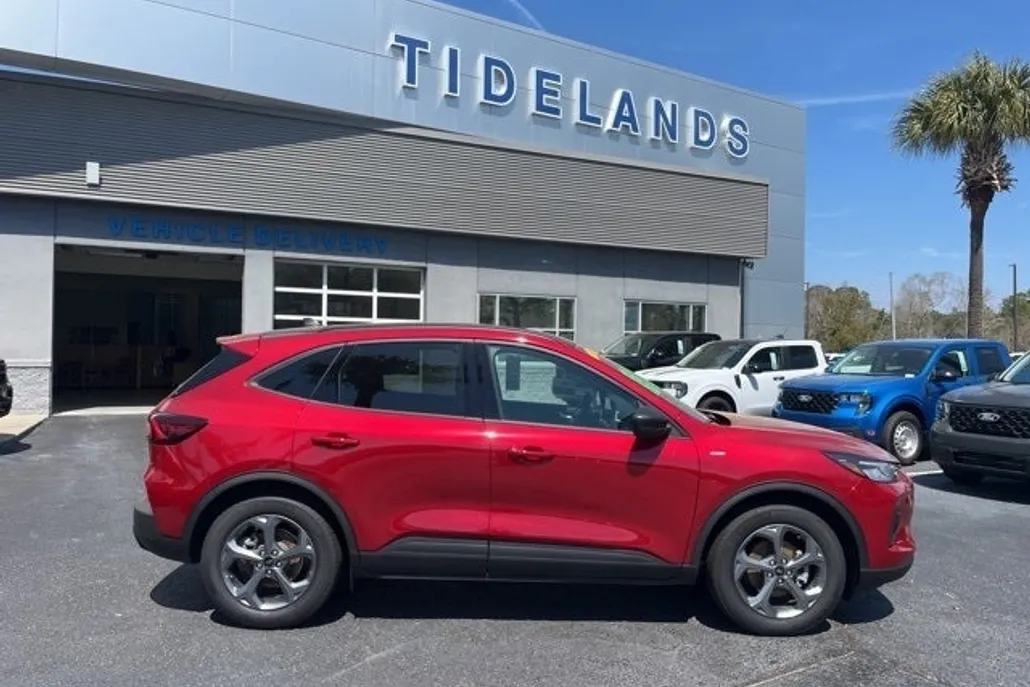 2025 Ford Escape ST-Line photo 1