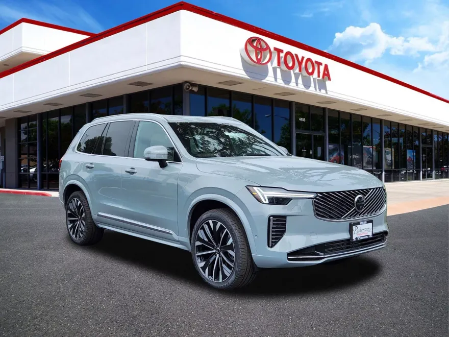 2026 Volvo XC90 T8 Plus photo 1
