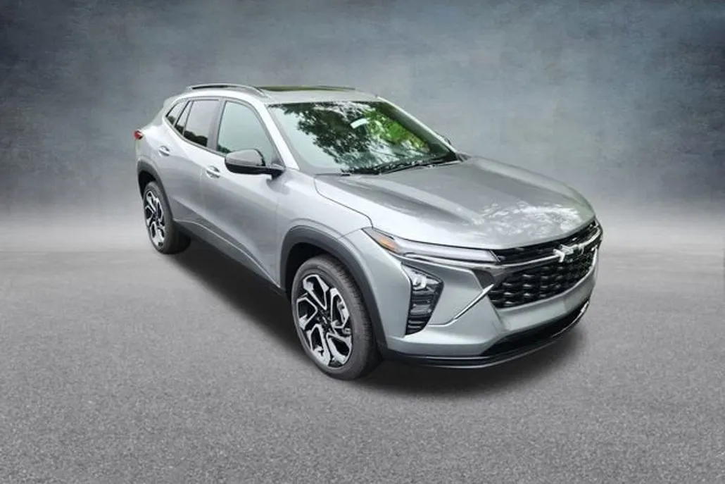 2025 Chevrolet Trax photo 1