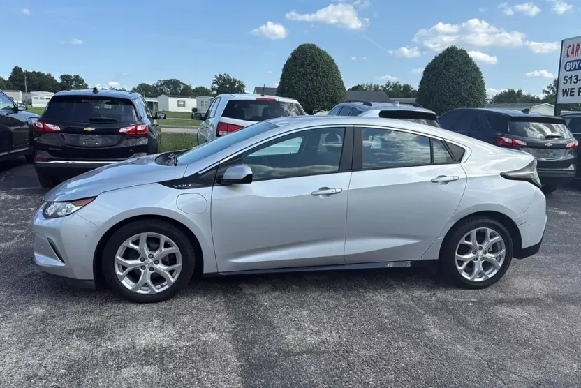 2018 Chevrolet Volt Premier photo 1