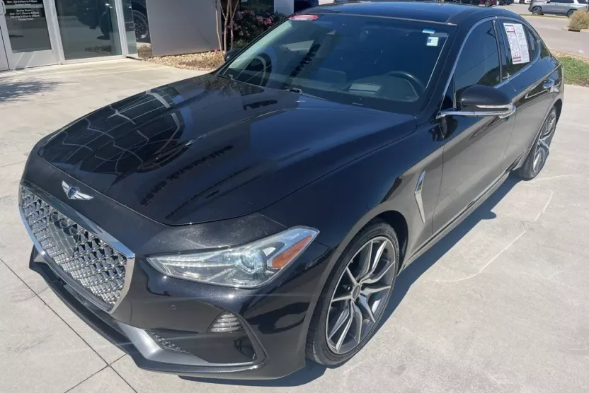2019 Genesis G70 2.0T Advanced photo 1