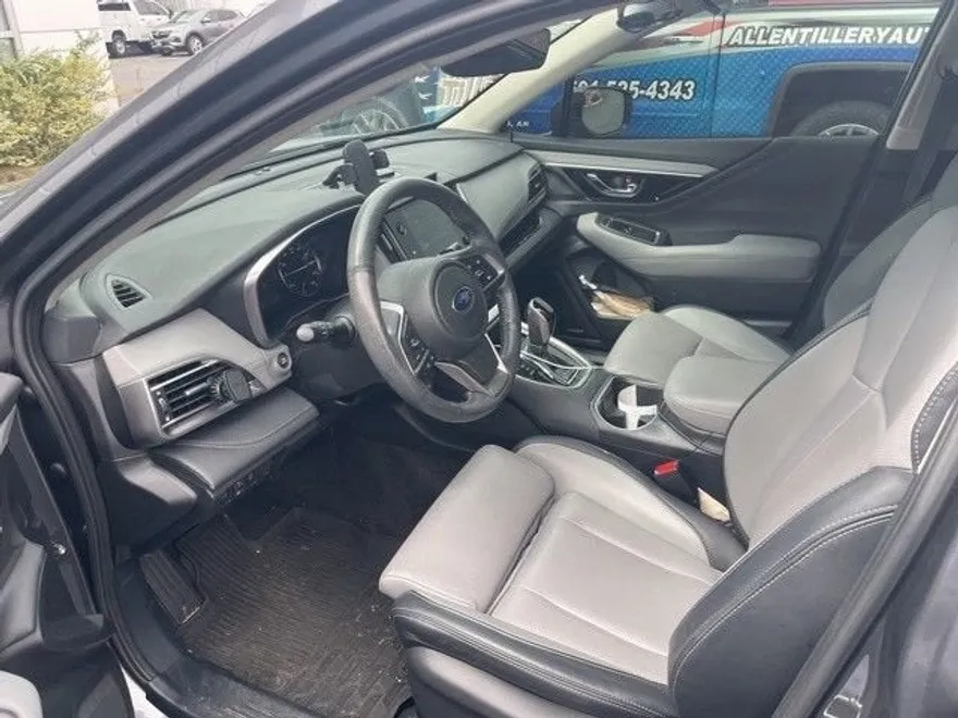 2021 Subaru Outback Limited photo 1