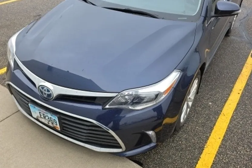 2018 Toyota Avalon Hybrid Limited photo 1
