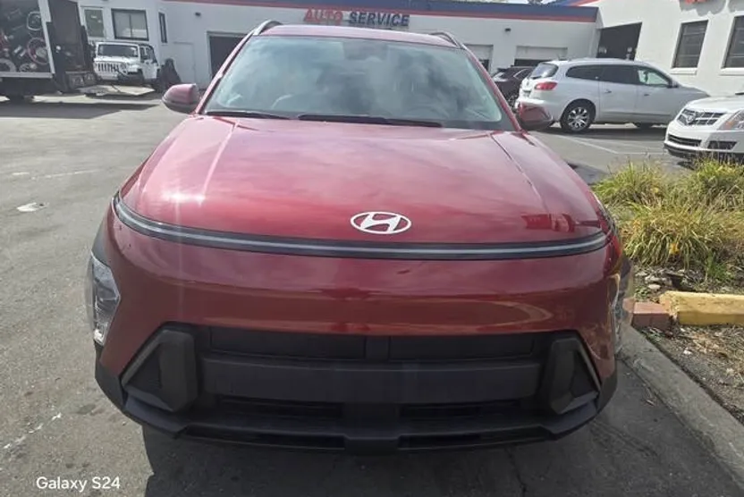 2024 Hyundai Kona SEL photo 1