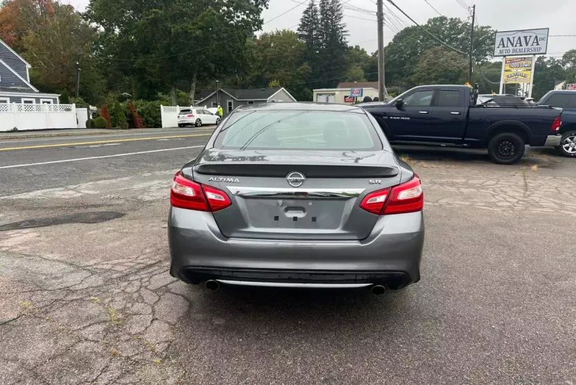 2016 Nissan Altima 2.5 SR photo 1