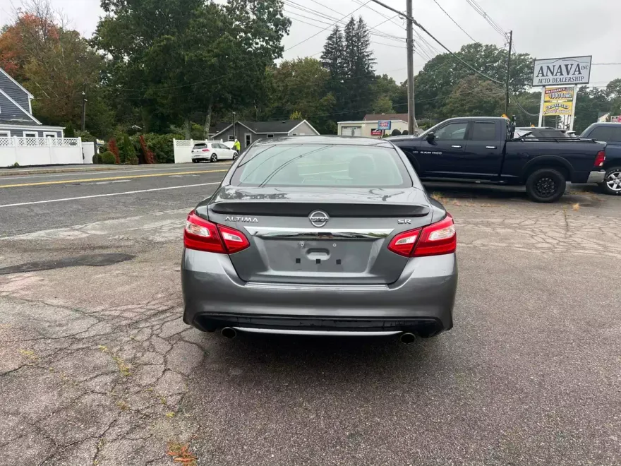 2016 Nissan Altima 2.5 SR photo 1