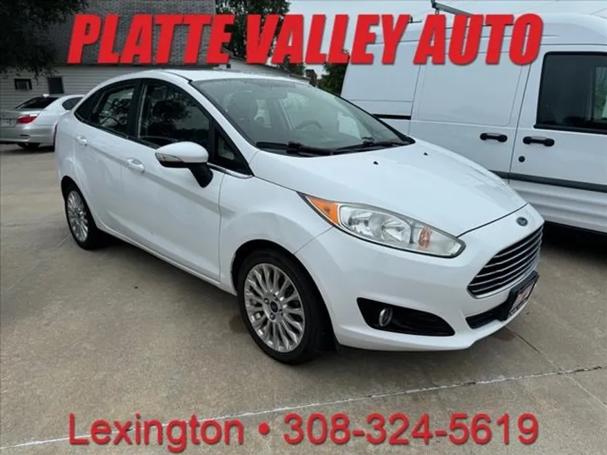 2014 Ford Fiesta Titanium photo 1
