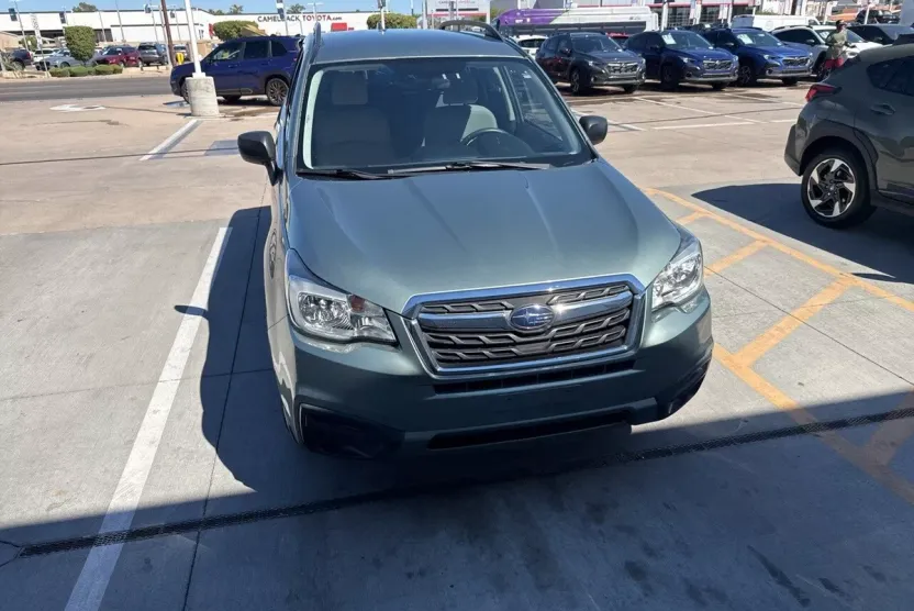 2017 Subaru Forester 2.5i photo 1