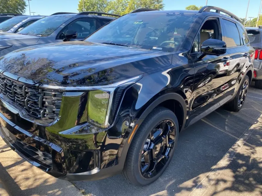 2026 Kia Sorento Base photo 1