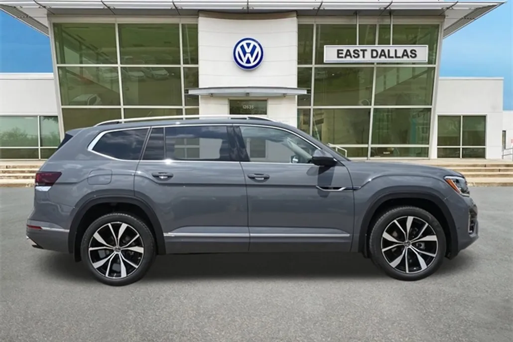2025 Volkswagen Atlas SEL Premium R-Line photo 1
