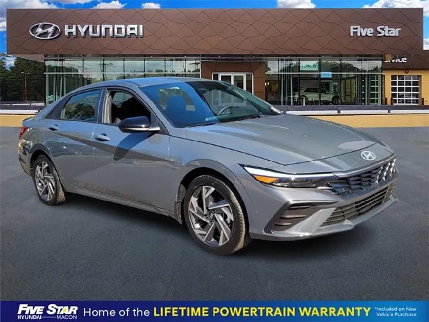 2025 Hyundai Elantra SEL Sport photo 1