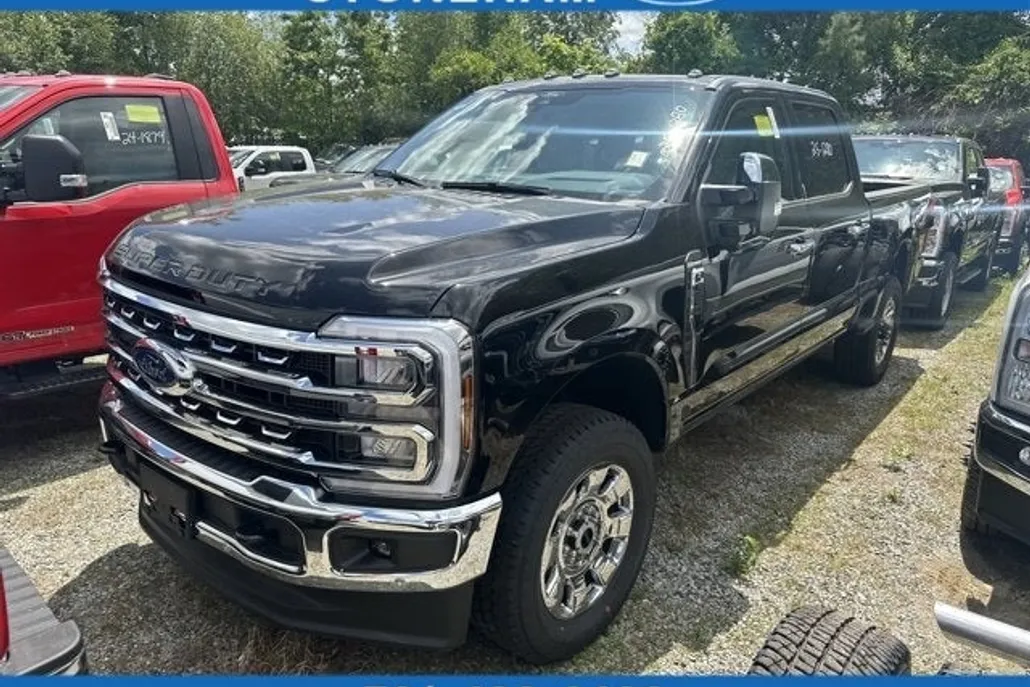 2025 Ford F-350 Lariat photo 1