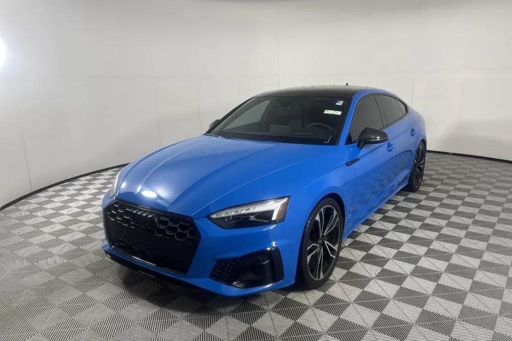 2022 Audi S5 Prestige photo 1