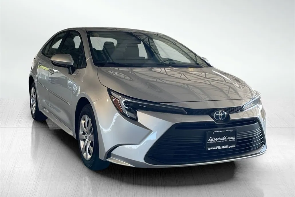 2025 Toyota Corolla Hybrid LE photo 1