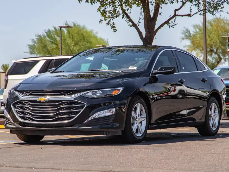 2024 Chevrolet Malibu LS photo 1