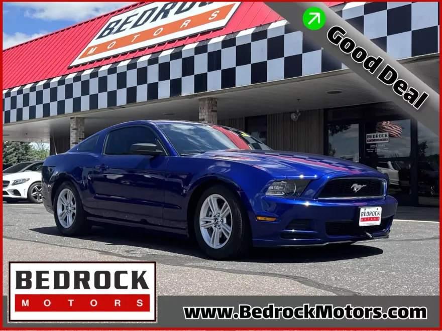 2014 Ford Mustang V6 photo 1
