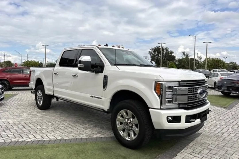 2019 Ford F-250 Platinum photo 1