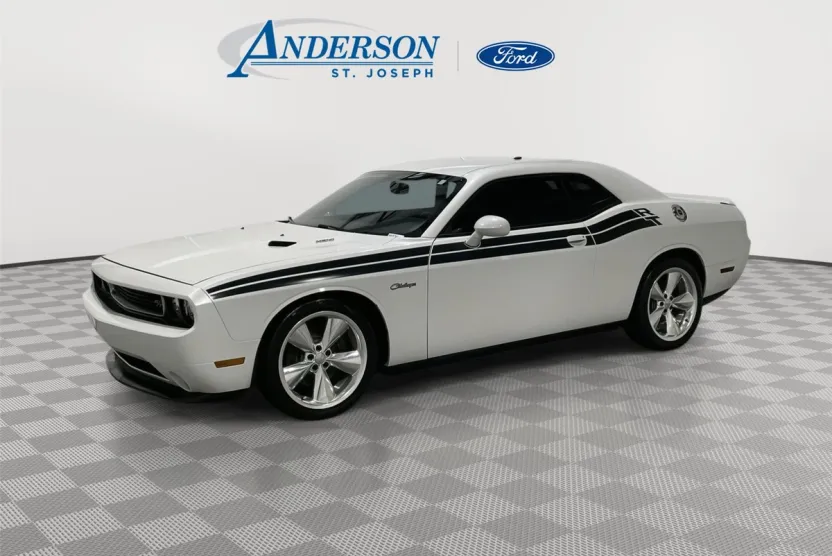 2014 Dodge Challenger R/T Classic photo 1