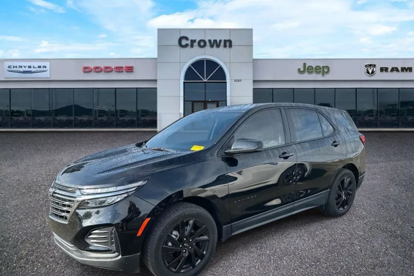 2023 Chevrolet Equinox LS photo 1