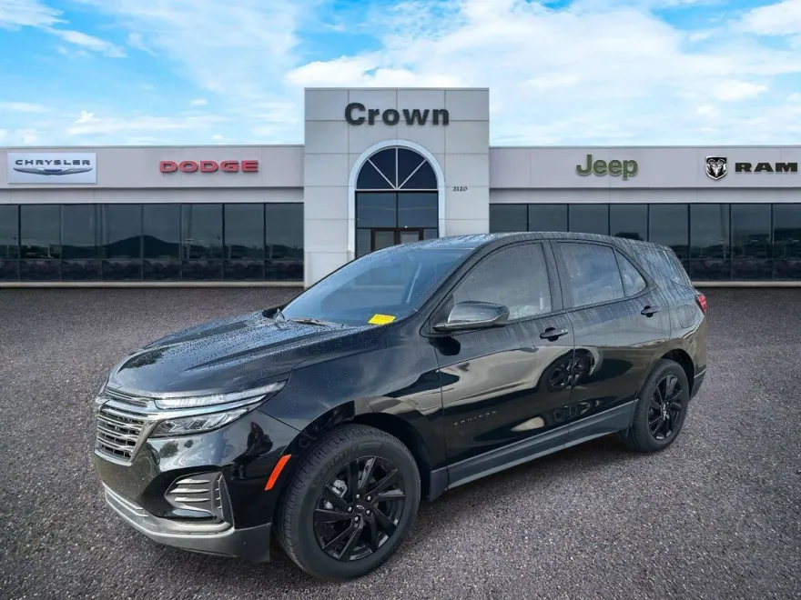 2023 Chevrolet Equinox LS photo 1