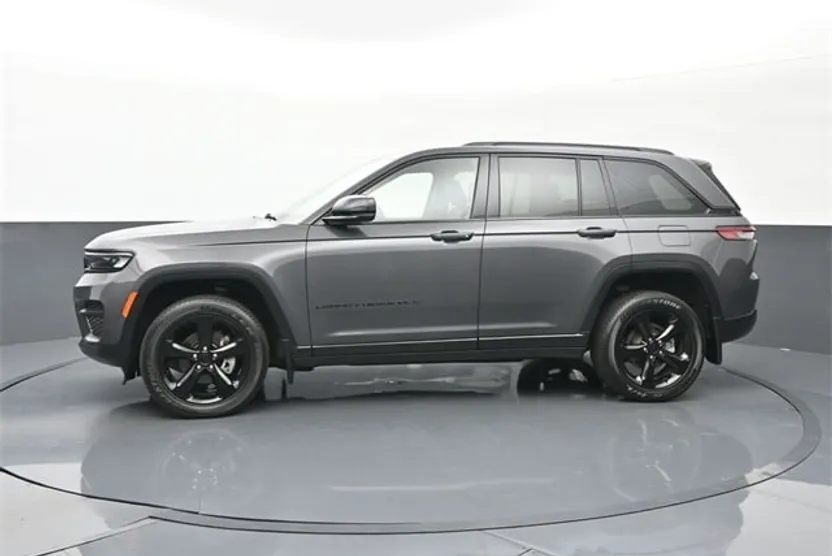2023 Jeep Grand Cherokee Altitude photo 1