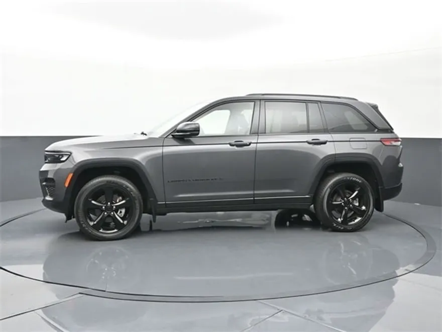 2023 Jeep Grand Cherokee Altitude photo 1