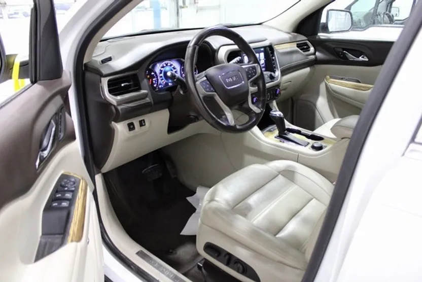 2017 Gmc Acadia Denali photo 1