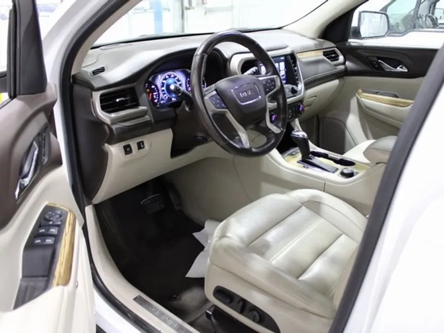 2017 Gmc Acadia Denali photo 1