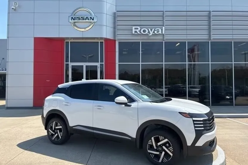2025 Nissan Kicks SV photo 1