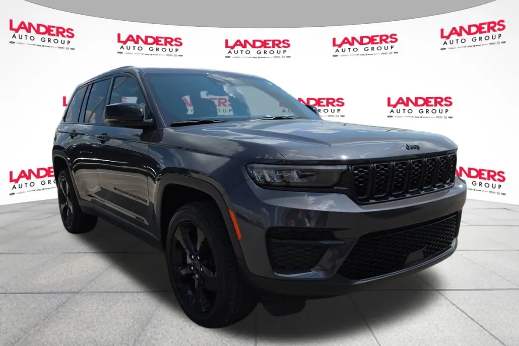 2024 Jeep Grand Cherokee Laredo photo 1