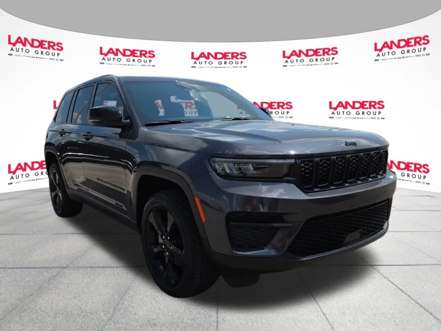 2024 Jeep Grand Cherokee Laredo photo 1