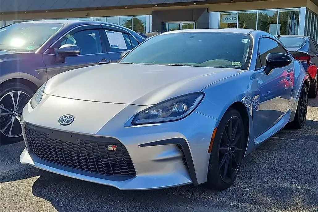 2022 Toyota GR86 Premium photo 1