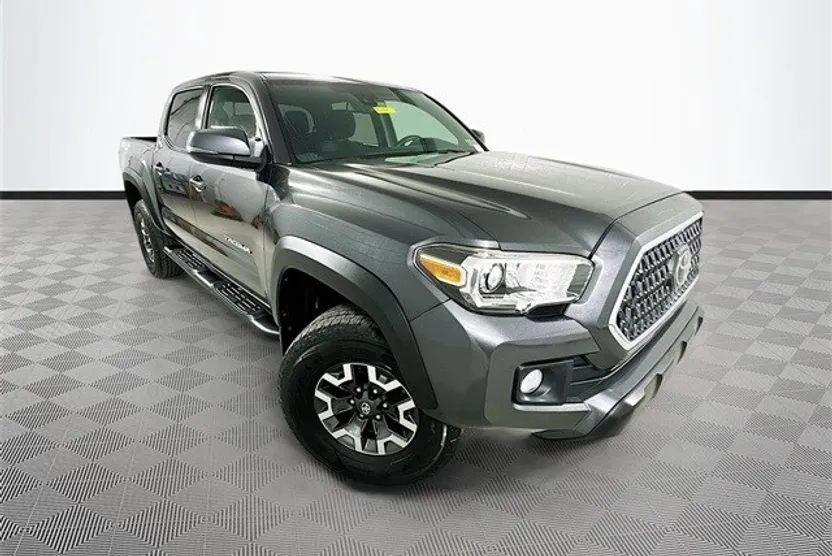 2019 Toyota Tacoma TRD Off-Road photo 1