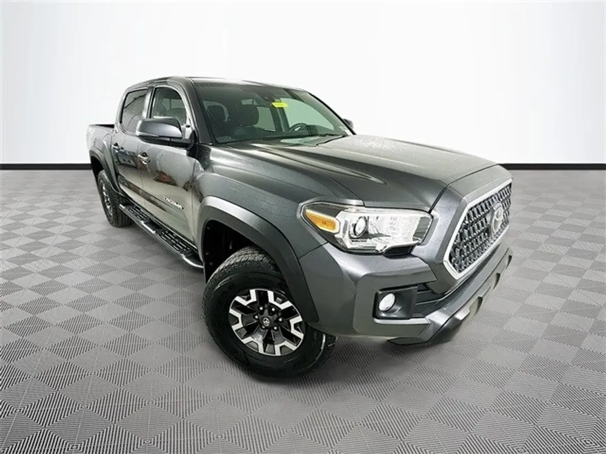 2019 Toyota Tacoma TRD Off-Road photo 1