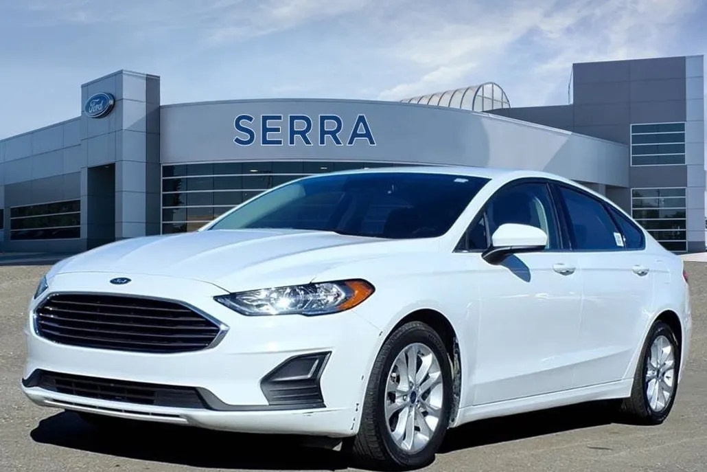 2020 Ford Fusion SE photo 1