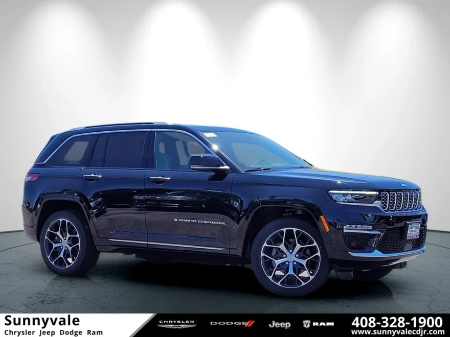 2023 Jeep Cherokee 4xe Summit Reserve photo 1