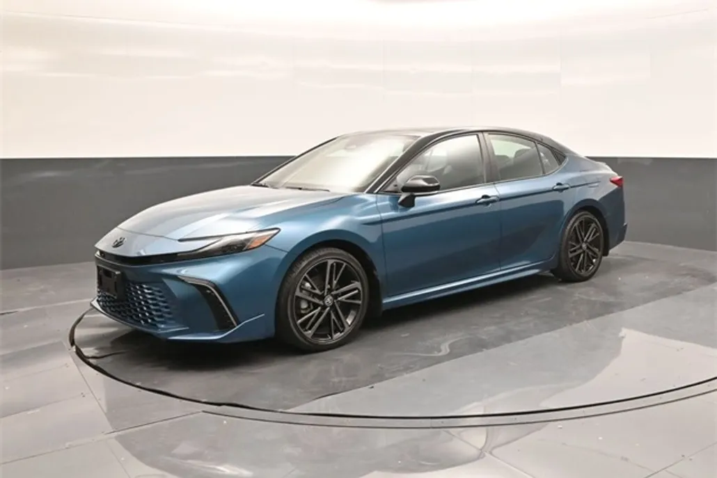 2025 Toyota Camry XSE photo 1