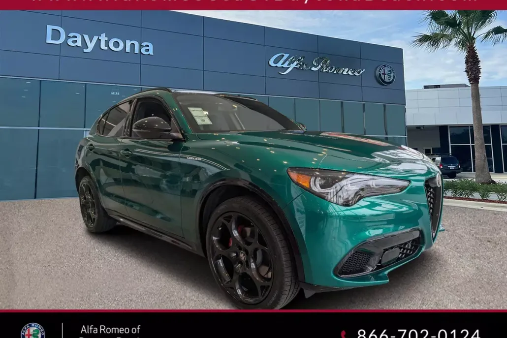 2025 Alfa Romeo Stelvio Sprint Base photo 1