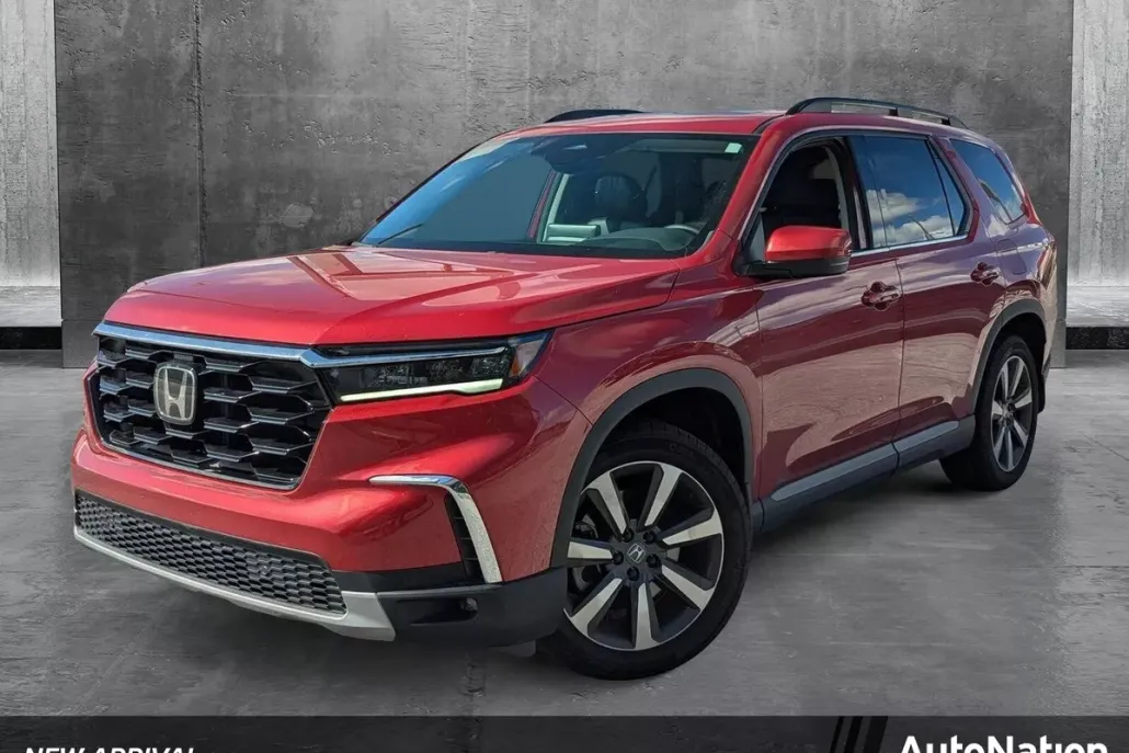 2024 Honda Pilot Touring Sport photo 1