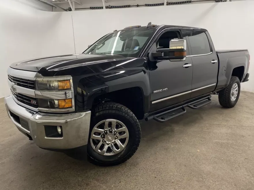2016 Chevrolet Silverado 3500HD LTZ photo 1