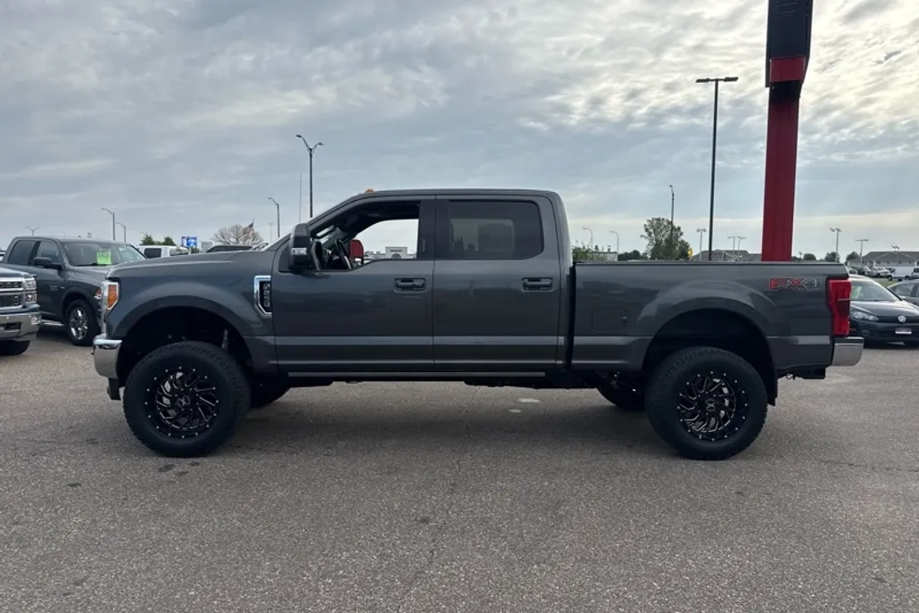 2019 Ford F-250 Lariat photo 1